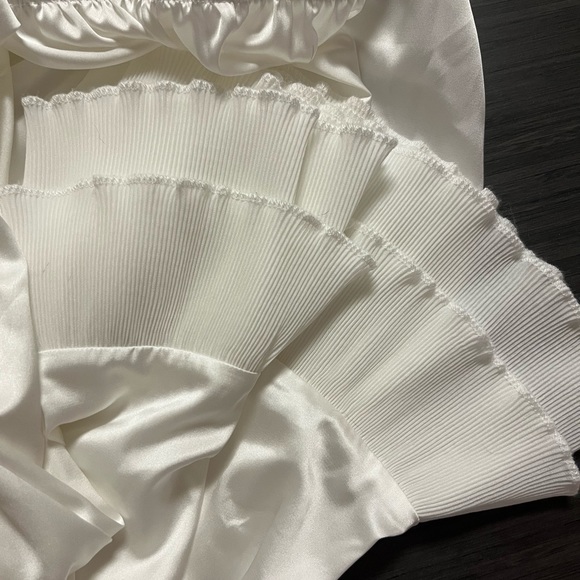 Satin Ruffle PK J Set - Picture 4 of 5